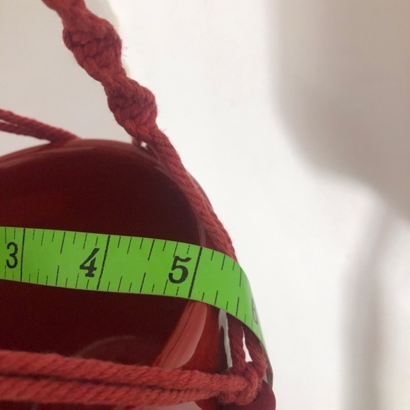 Red Wood Beaded Macrame Plant Hanger & Red Plastic Pot. NEW. - Picture 3 of 3
